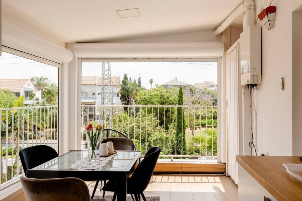 Charming Unit With Pool And Great Amenities Apartment Rishon LeZion Bagian luar foto