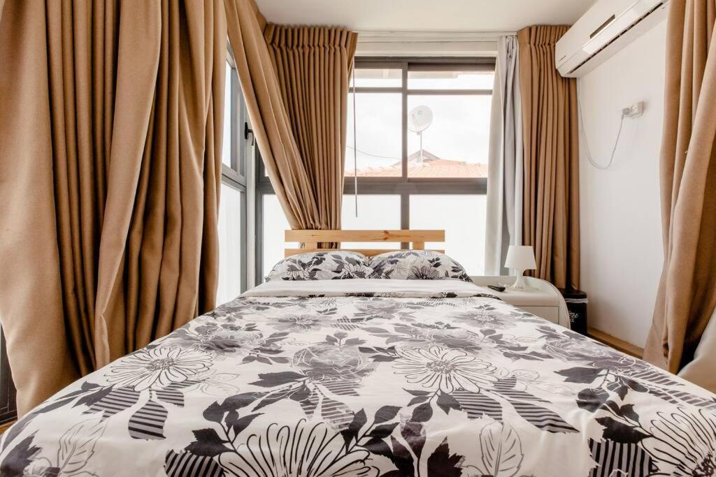 Charming Unit With Pool And Great Amenities Apartment Rishon LeZion Bagian luar foto